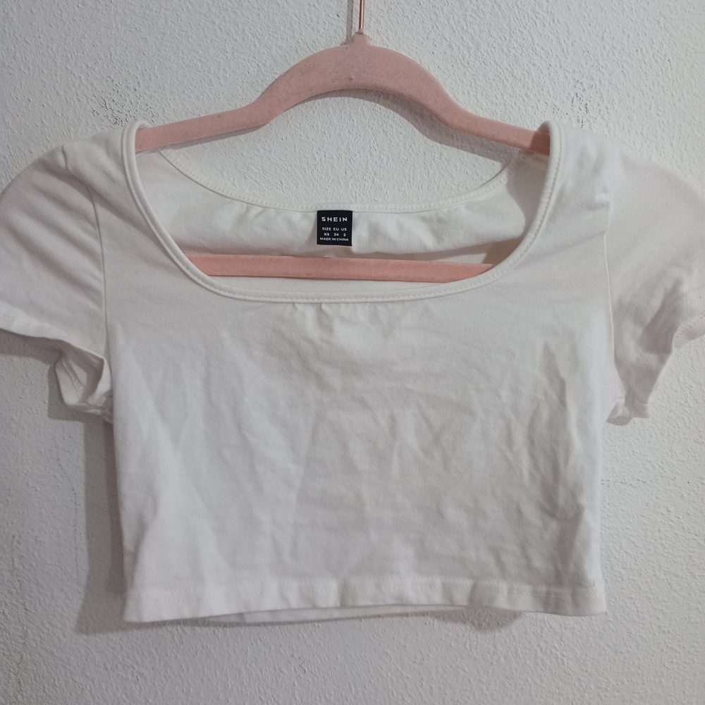 SHEIN Chic Cream Crop Top - Picture 2 of 4